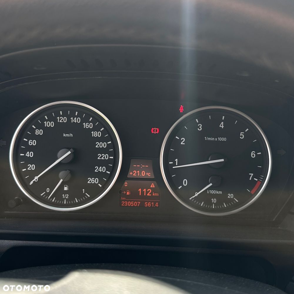 BMW Seria 5 520i - 22