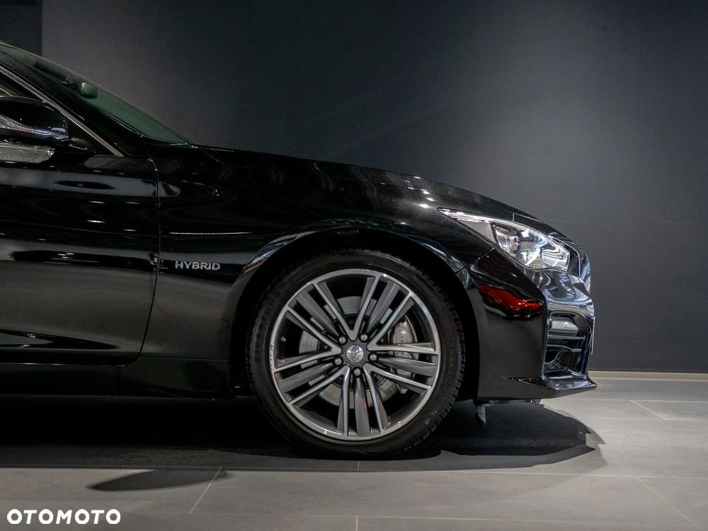 Infiniti Q50 Hybrid Sport Tech - 10