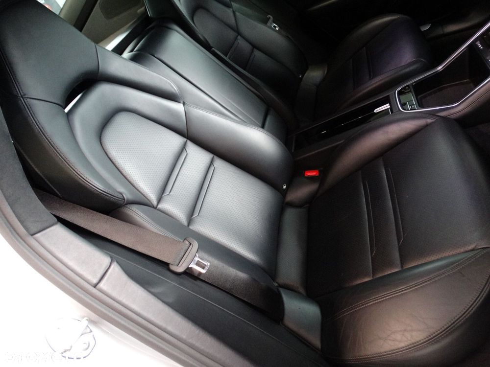 Porsche Panamera - 15