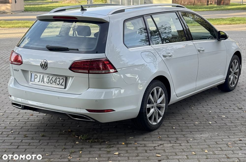 Volkswagen Golf - 10