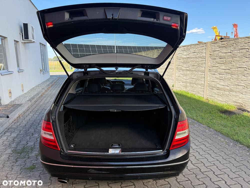 Mercedes-Benz Klasa C 220 CDI 7G-TRONIC Avantgarde Edition - 23