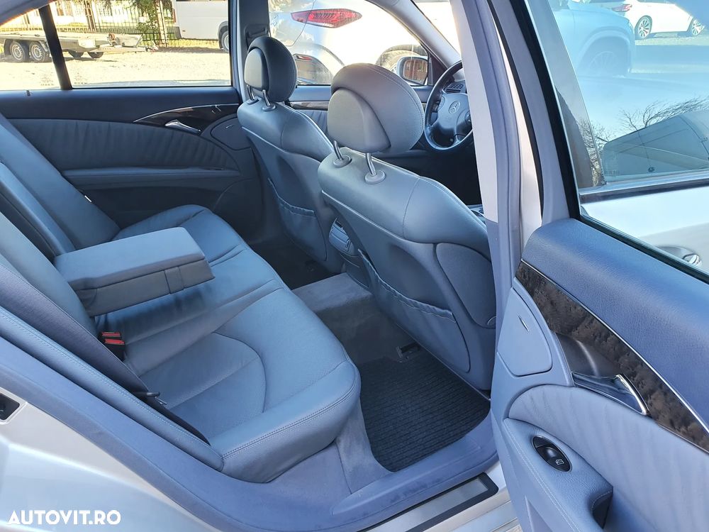 Mercedes-Benz E - 12