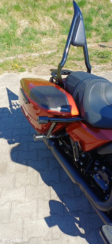 Harley-Davidson Touring Street Glide - 17