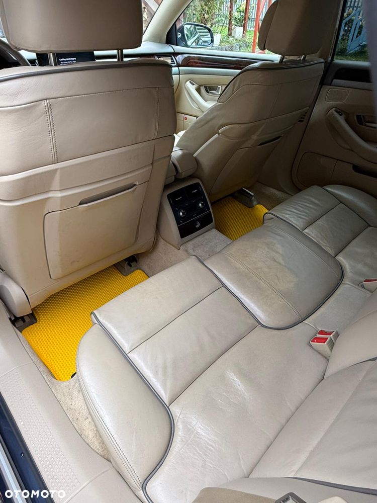 Audi A8 - 8