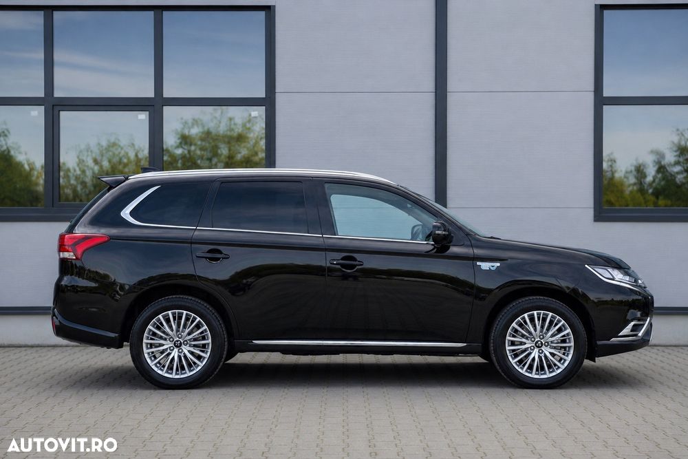 Mitsubishi Outlander 2.4 4WD Diamant+ - 21