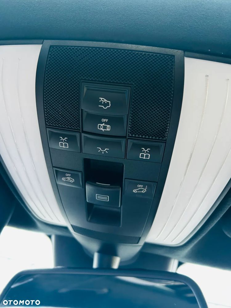 Mercedes-Benz CLS 63 AMG AMG SPEEDSHIFT MCT - 23