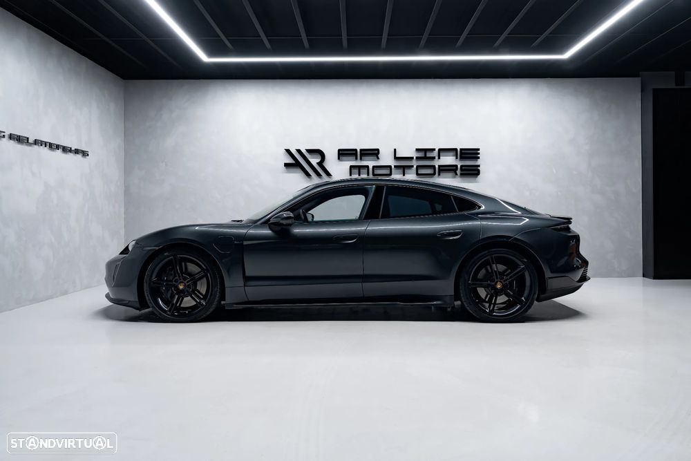 Porsche Taycan Turbo - 16