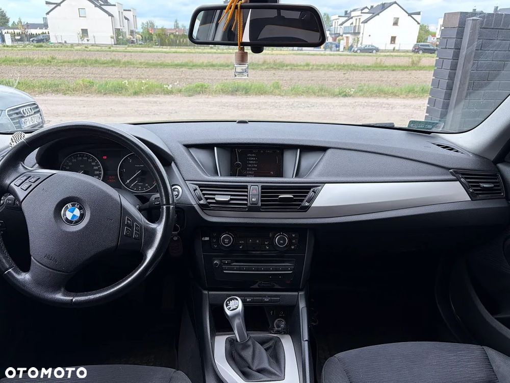 BMW X1 sDrive16d - 10