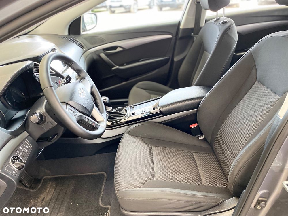 Hyundai i40 Kombi blue 1.6 Trend - 8