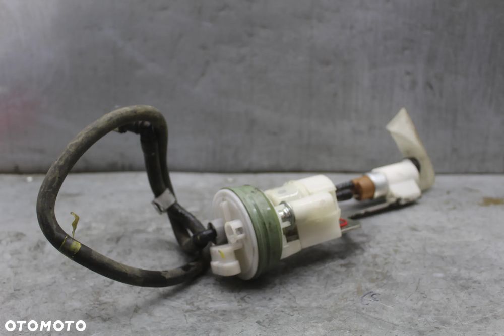 Piaggio X10 125 pompa pompka paliwa paliwowa - 2