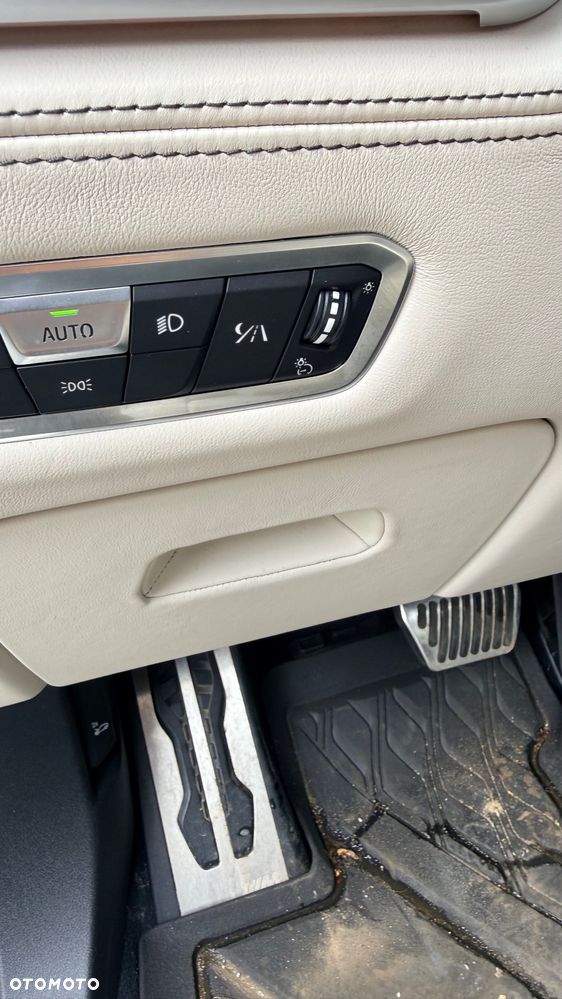 BMW X7 xDrive40i - 14