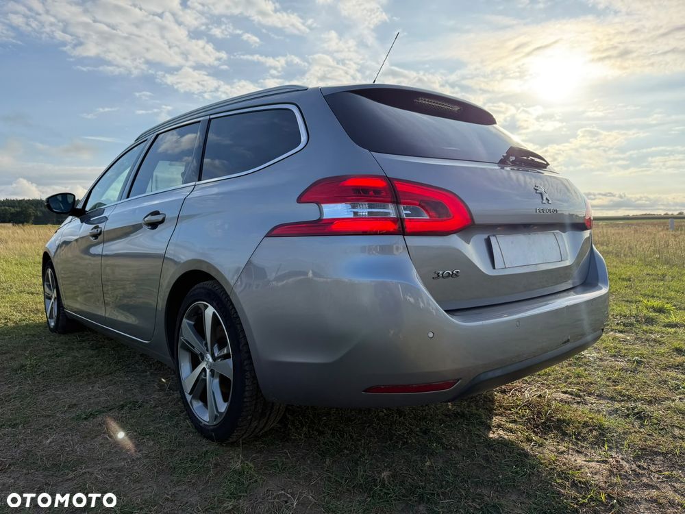 Peugeot 308 BlueHDi 130 EAT8 Black Edition - 24