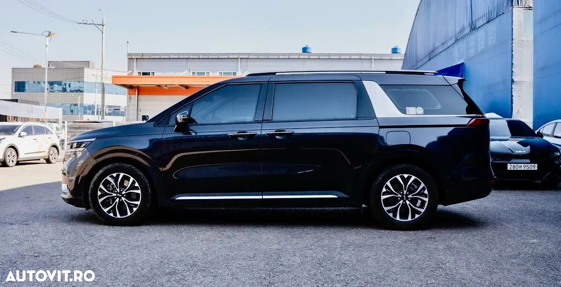 Kia Carnival - 4