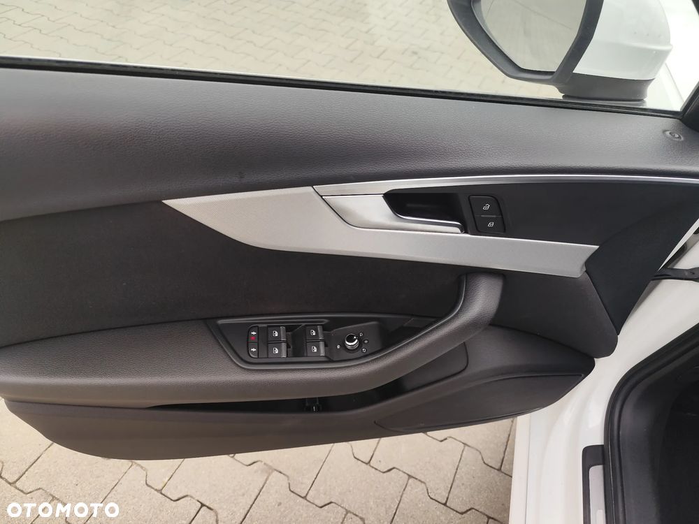 Audi A4 Avant 2.0 TDI Quattro S tronic - 24