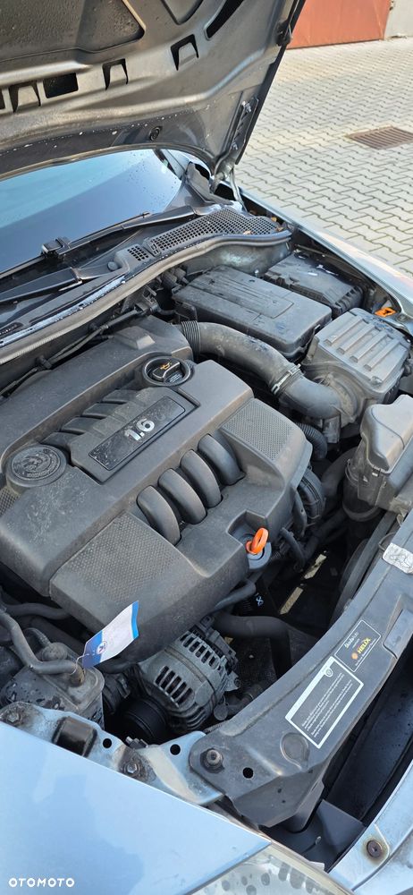 Skoda Octavia 1.6 Combi - 29