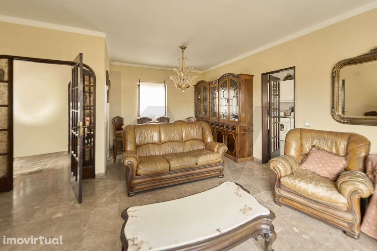 Moradia Tradicional com Jardim — O Seu Refúgio de Família em Porto Cov - Grande imagem: 5/23