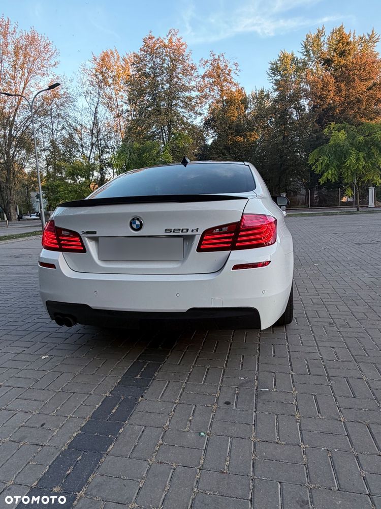 BMW Seria 5 2016 photo 4