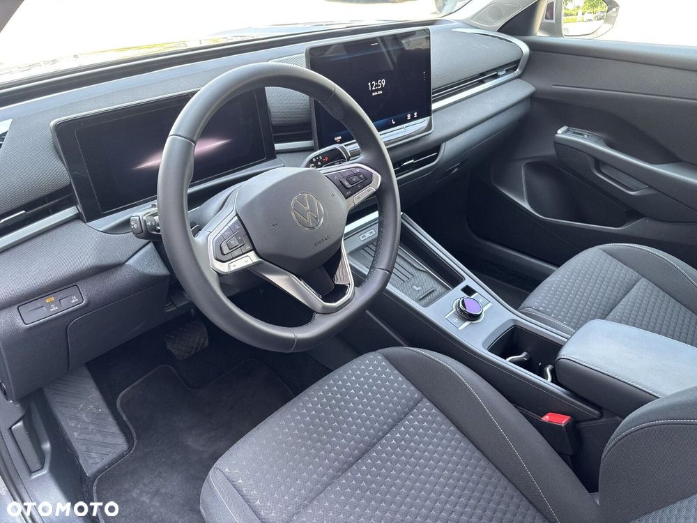 Volkswagen T-Roc - 10
