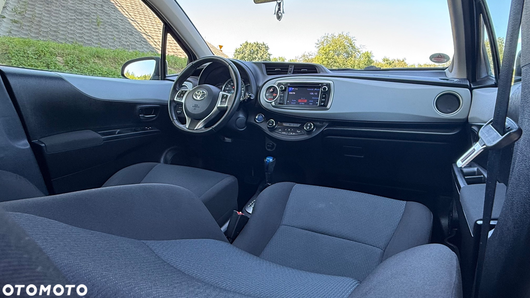 Toyota Yaris Hybrid 100 Active - 15