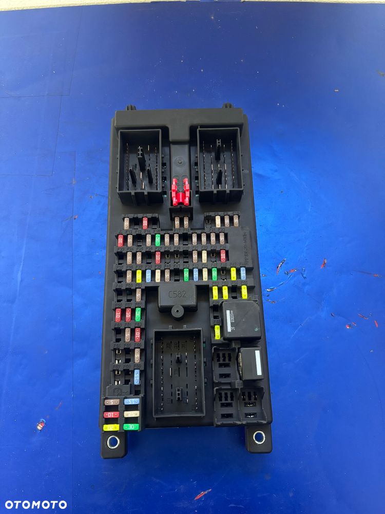 RANGE ROVER EVOQUE SKRZYNKA MODUŁ BEZPIECZNIKÓW 3521A T510 - 1