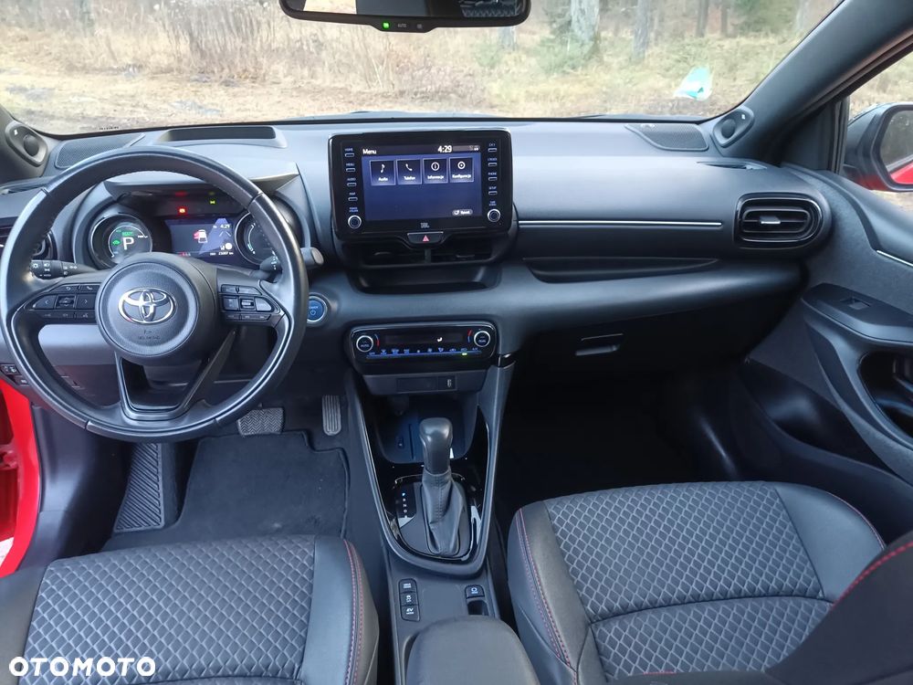 Toyota Yaris Hybrid 100 Premium - 23