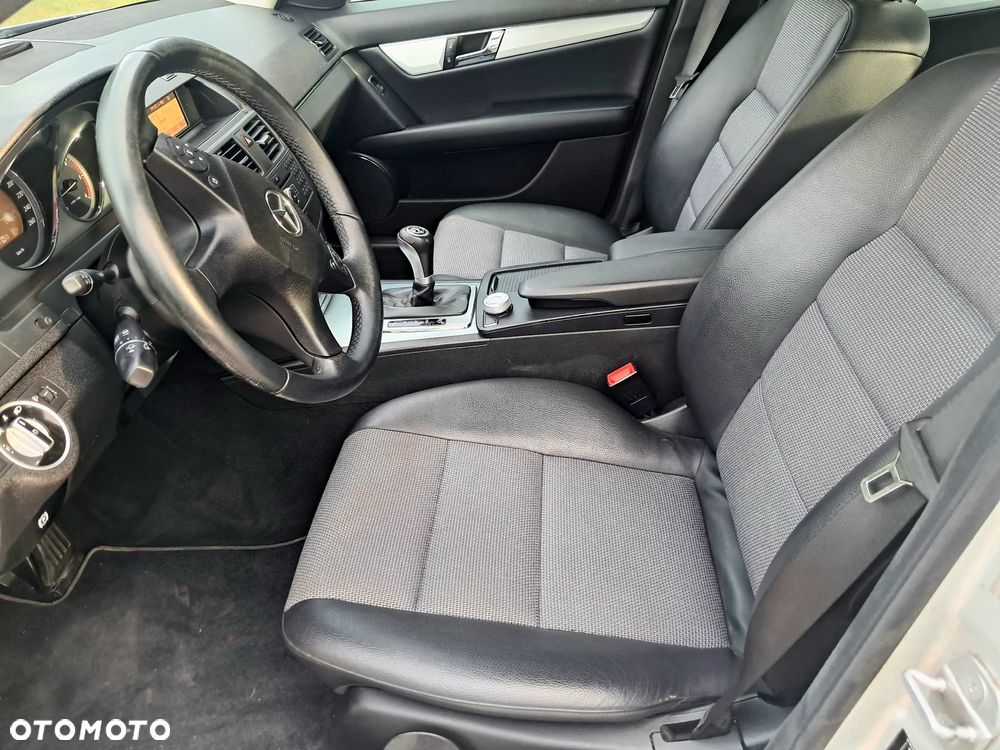 Mercedes-Benz Klasa C 200 CDI DPF Automatik BlueEFFICIENCY Avantgarde - 14