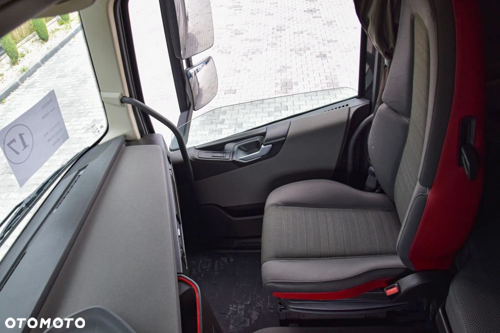 Volvo FH500 / EURO 6 / ACC / LEDY / NOWE OPONY / FULL SPILERY / SERWISOWANY / SPROWADZONY - 31