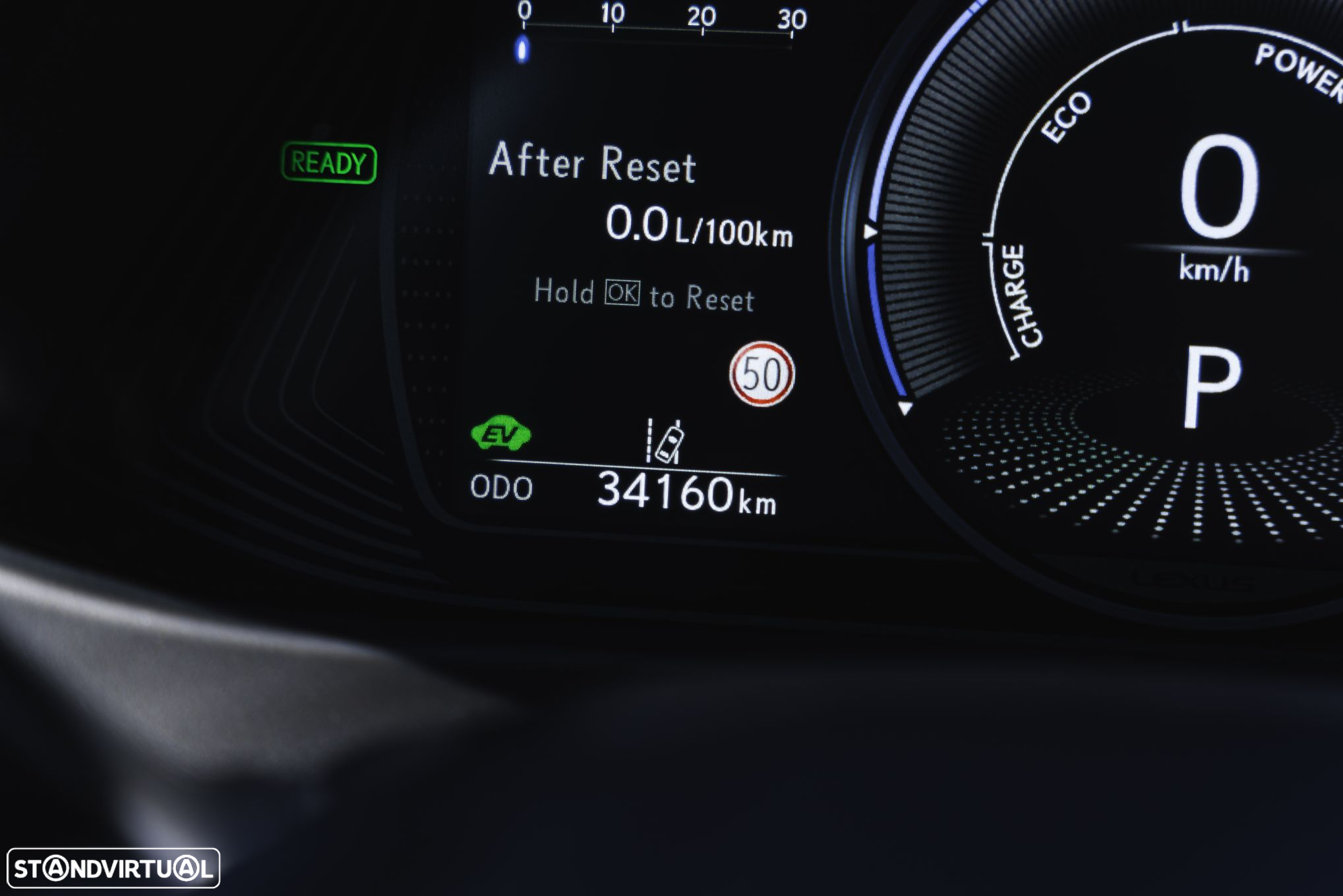 Lexus UX 250h Sport (Ecrã 12.3) - 27