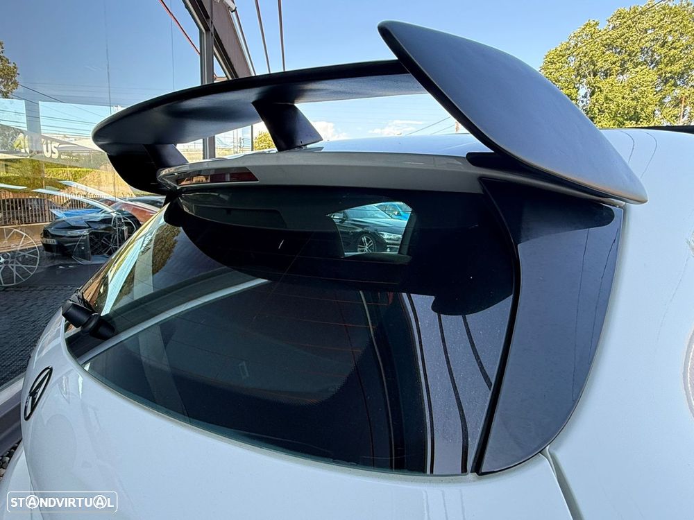 Mercedes-Benz A 45 AMG 4-Matic - 9