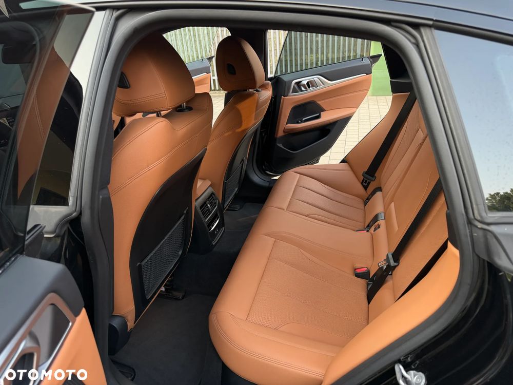 BMW i4 70.3kWh eDrive 35 - 11
