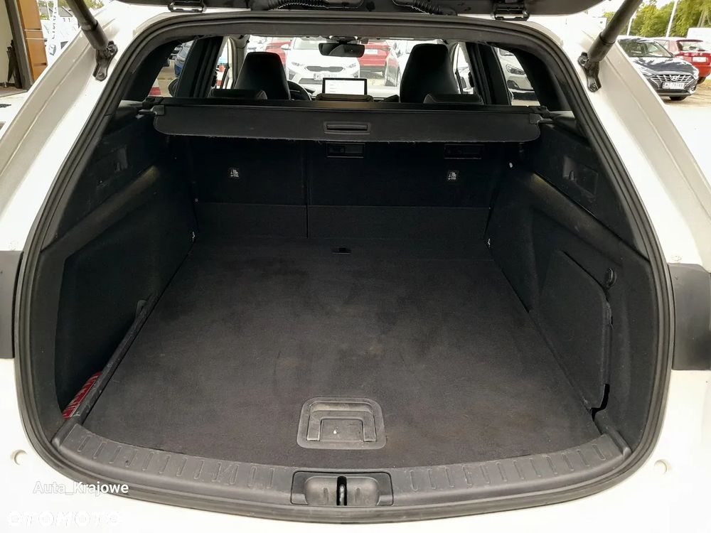 Toyota Corolla 2.0 Hybrid Style - 31