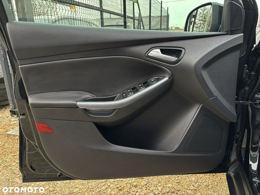 Ford Focus 1.6 EcoBoost Titanium - 13