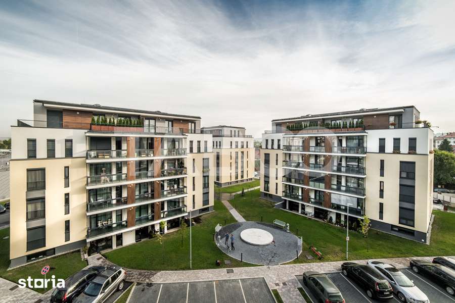Apartament de vanzare 4 camere balcon boxa lift bloc nou zona Centrala — fotografia 1