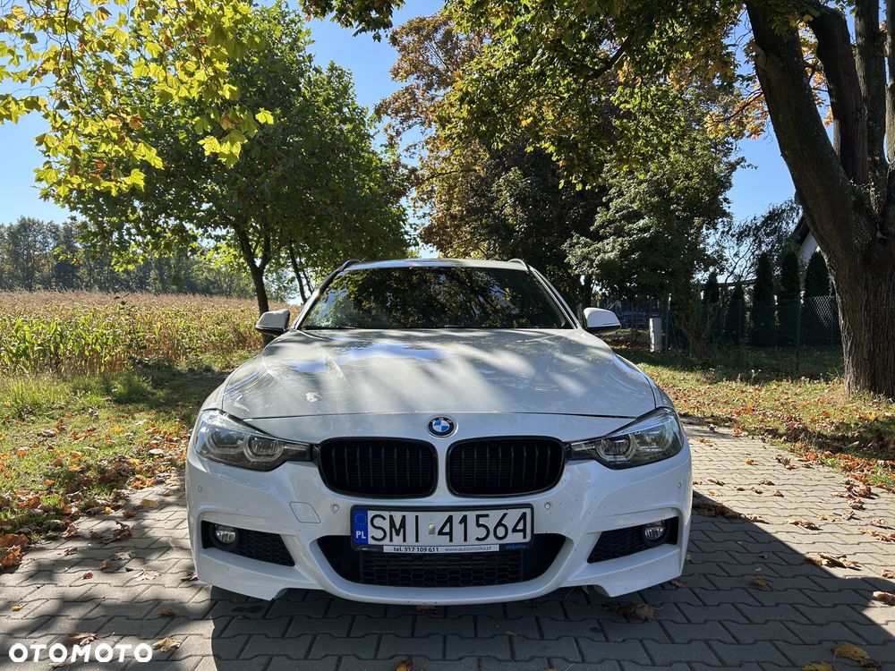 BMW 3 Series 2019 photo 2