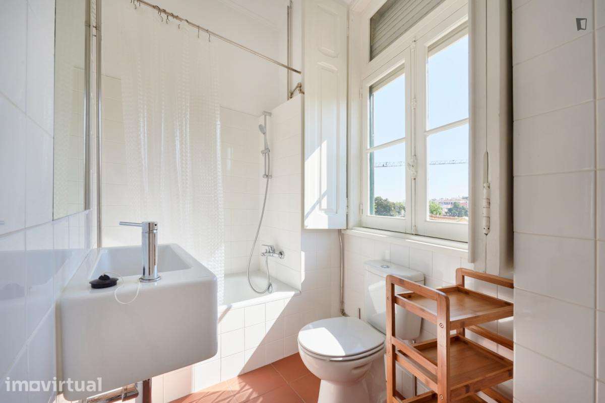 Quarto - localizado em Princípe Real Lisbon - Grande imagem: 3/21