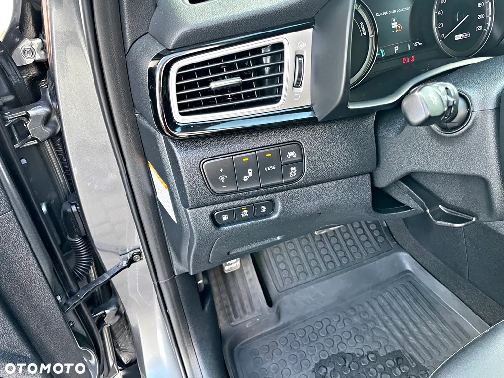 Kia Niro 1.6 GDI Hybrid L Business Line - 32