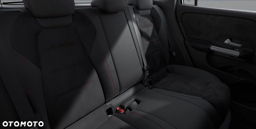 Mercedes-Benz GLA - 8