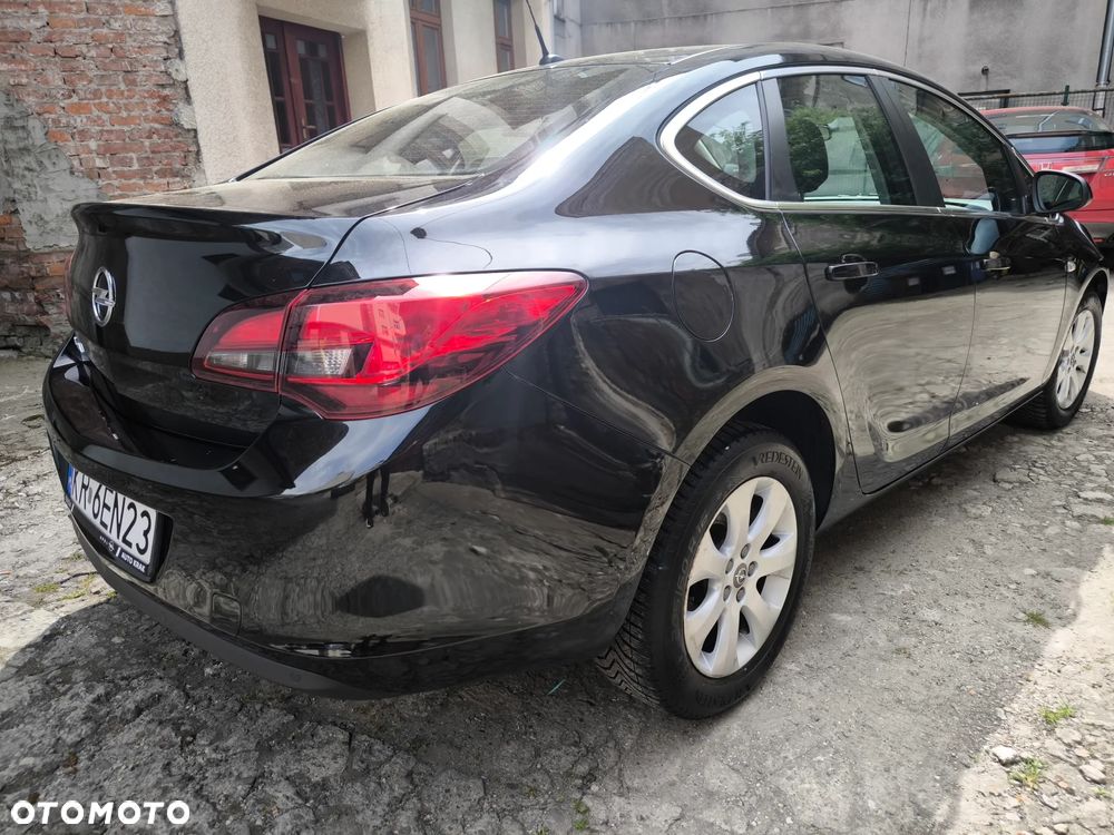 Opel Astra 1.4 T Active - 4
