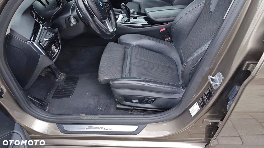 BMW Seria 5 520d Luxury Line sport - 10