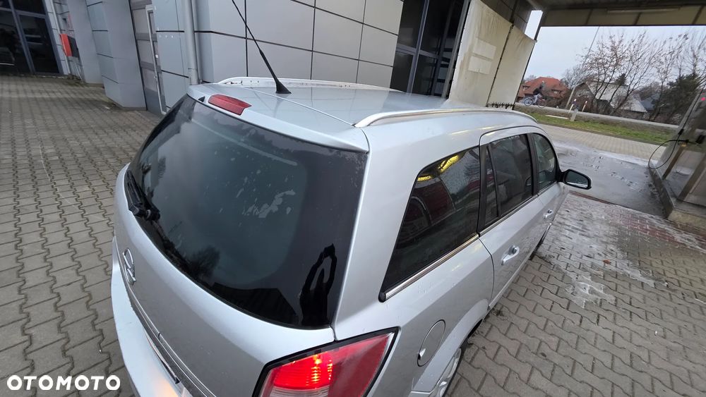 Opel Astra 1.7 CDTI DPF Color Edition - 26