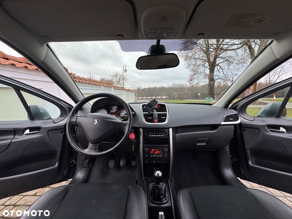 Peugeot 207 - 14