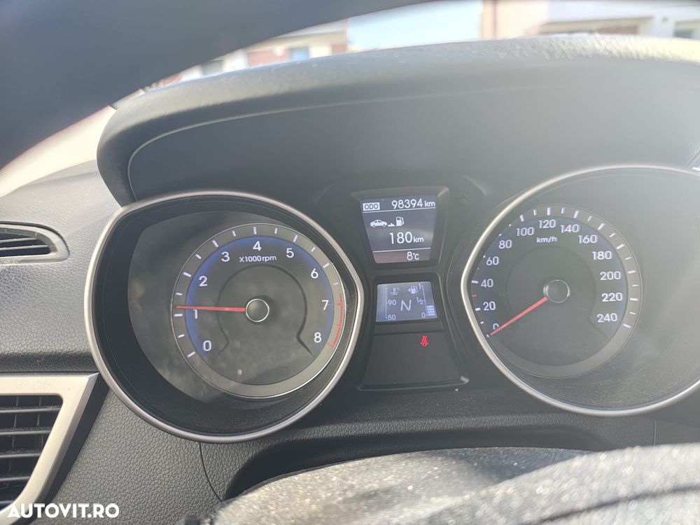 Hyundai i30 1.6 Automatik Style - 8