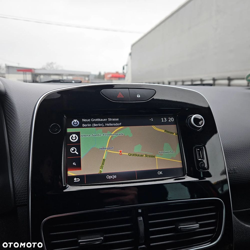 Renault Clio 1.2 16V 75 LIMITED - 20