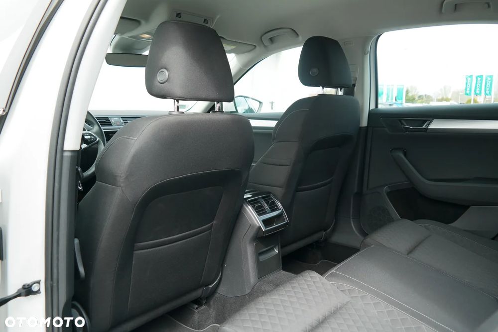 Skoda Superb 2.0 TSI Ambition DSG - 8