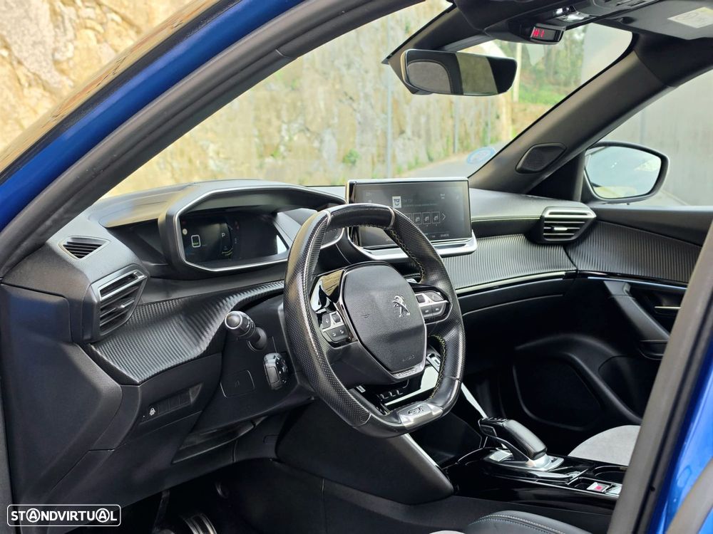 Peugeot e-2008 50 kWh GT - 29