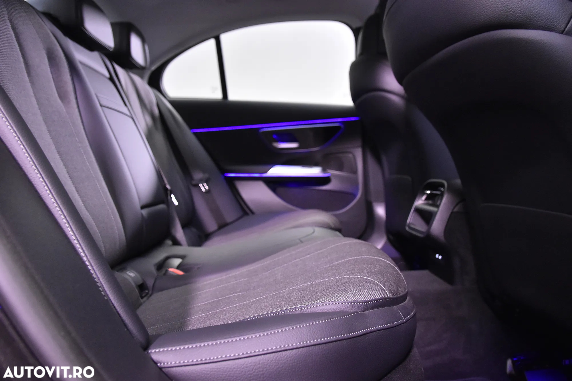 Mercedes-Benz E 200 MHEV 4MATIC Aut. - 12