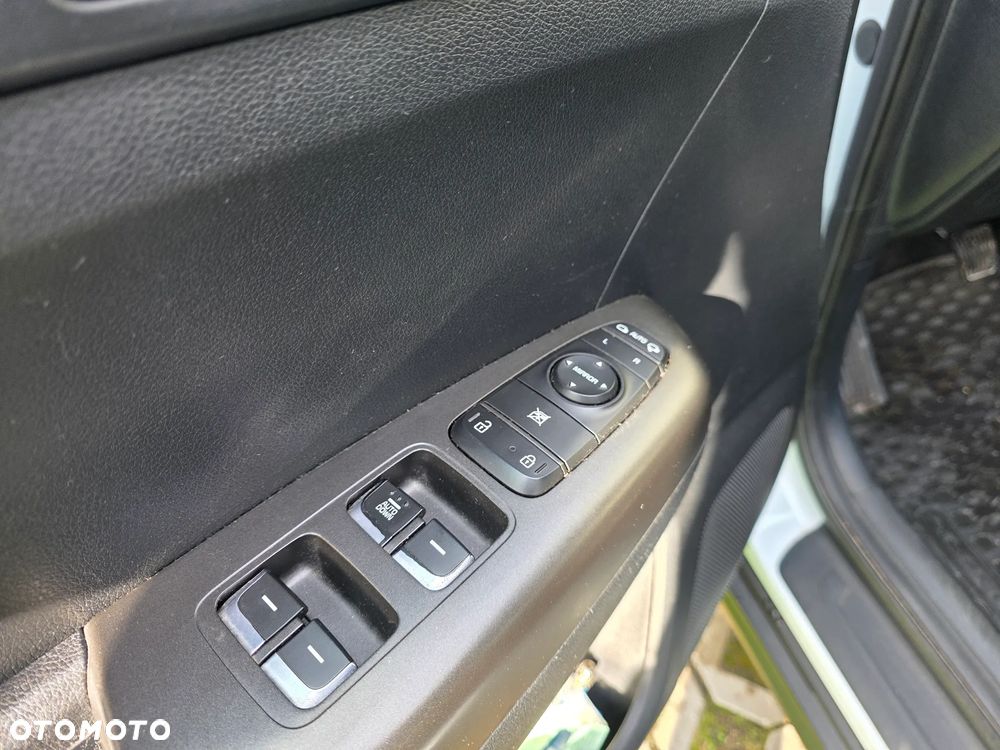 Kia Sportage - 25