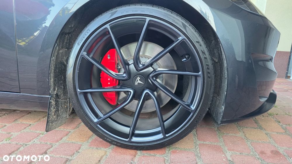 Tesla Model 3 Performance AWD - 18