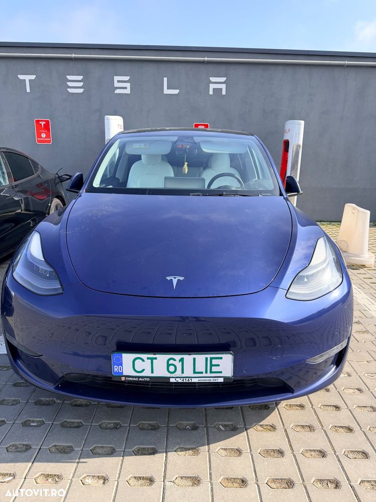 Tesla Model Y - 1