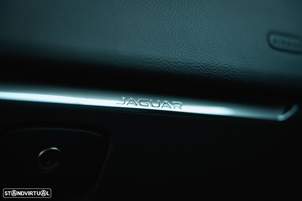 Jaguar F-Pace 2.0 i4D Pure - 37